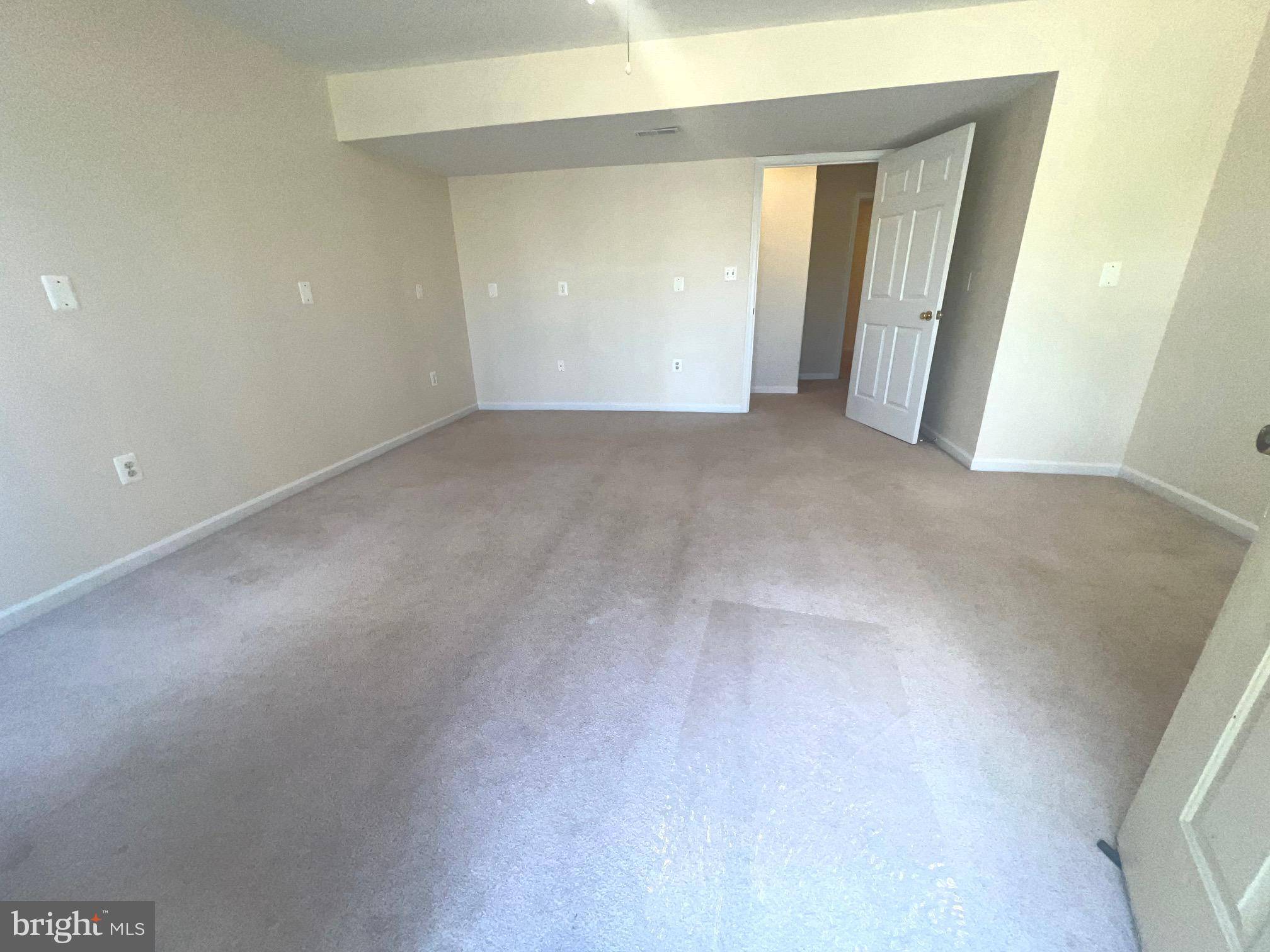 Manassas Park, VA 20111,9241 GREENSHIRE DR