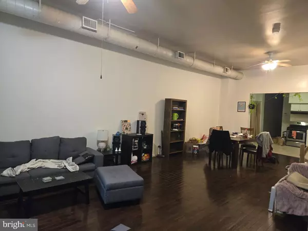 Philadelphia, PA 19107,1304 WALNUT ST #2