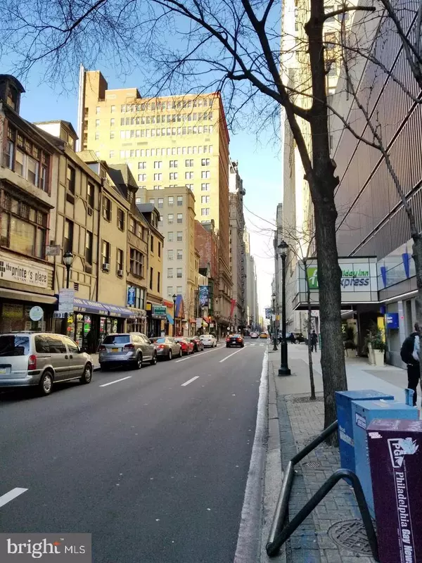 Philadelphia, PA 19107,1304 WALNUT ST #2