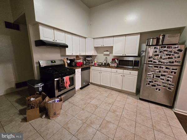 Philadelphia, PA 19107,1304 WALNUT ST #2