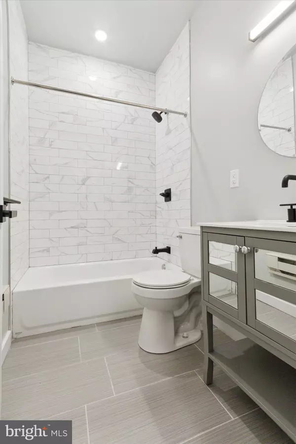 Philadelphia, PA 19143,316 S 52ND ST #2