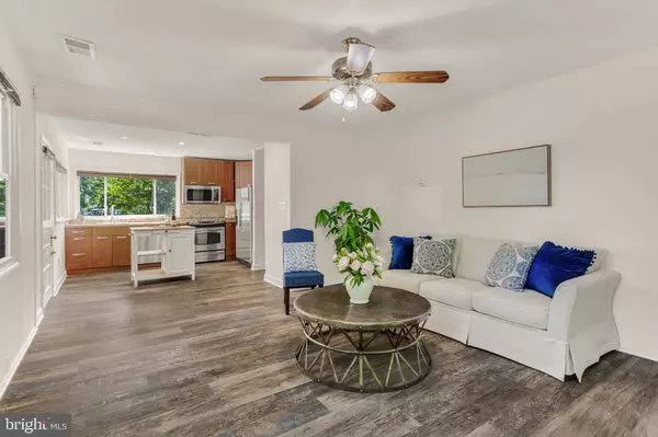 Edgewater, MD 21037,735 SHORE DR