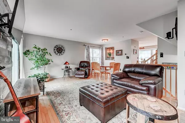 Reisterstown, MD 21136,9 FARM GATE WAY