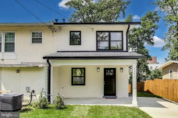 Arlington, VA 22204,5209 10TH PL S