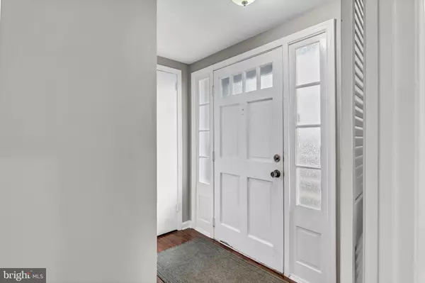 Centreville, VA 20121,14451 SAGUARO PL