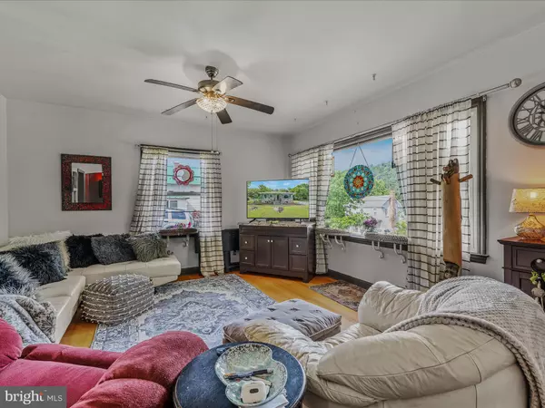 Berkeley Springs, WV 25411,9 S LAUREL AVE