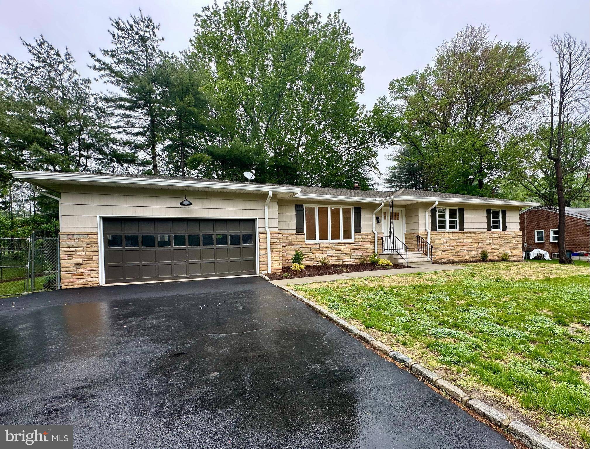 36 BULL RUN RD, Pennington, NJ 08534