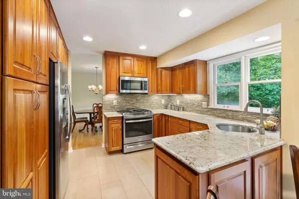 Centreville, VA 20120,5212 BRAYWOOD DR
