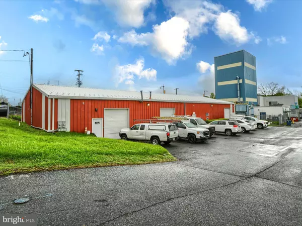 610 FRONT ST, Catasauqua, PA 18032