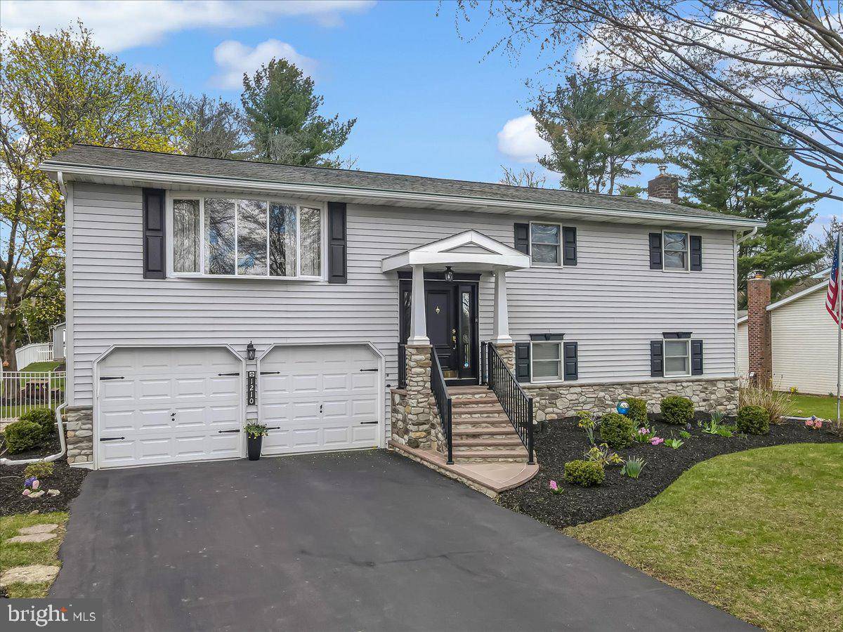 Bethlehem, PA 18017,1210 BLUESTONE DR