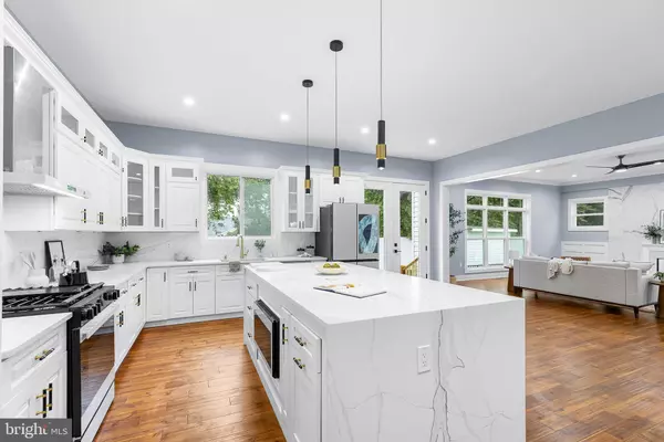 5811 ARNET ST, Falls Church, VA 22041