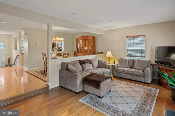 Crofton, MD 21114,2510 SMOKETREE LN