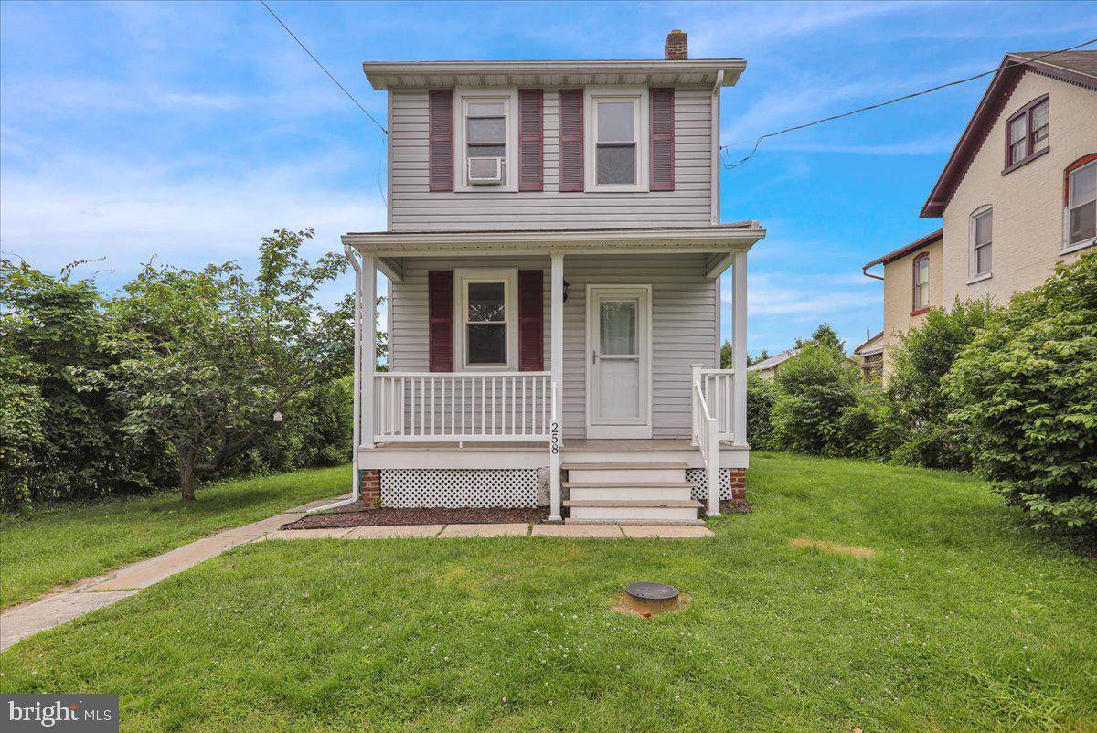 258 NICHOLS ST, Leesport, PA 19533