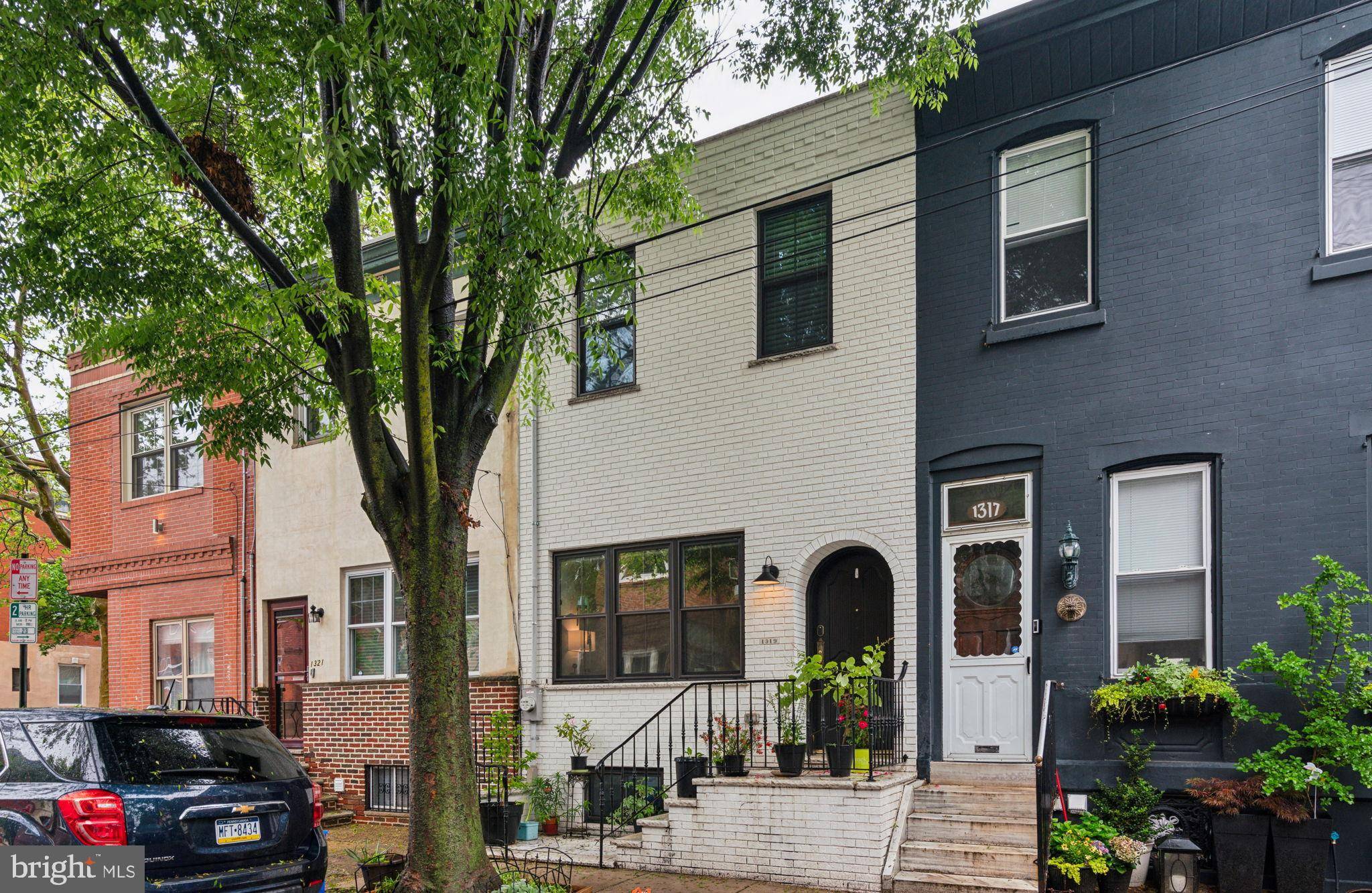 Philadelphia, PA 19148,1319 TASKER ST