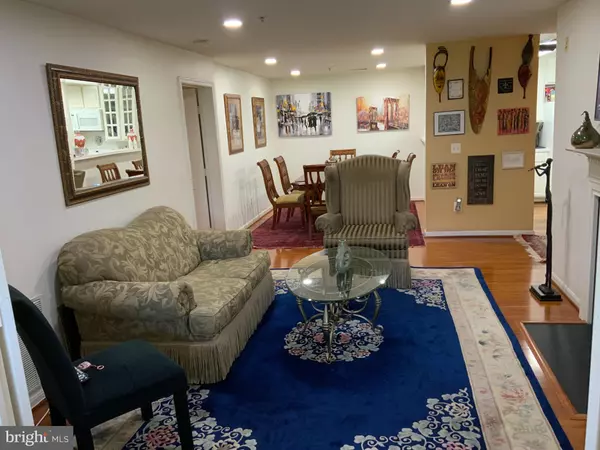 Greenbelt, MD 20770,6510 LAKE PARK DR #104