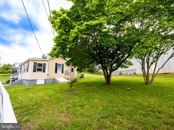 Winchester, VA 22601,537 HILLMAN DR