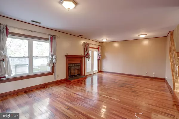 Mount Laurel, NJ 08054,7 E OLEANDER DR