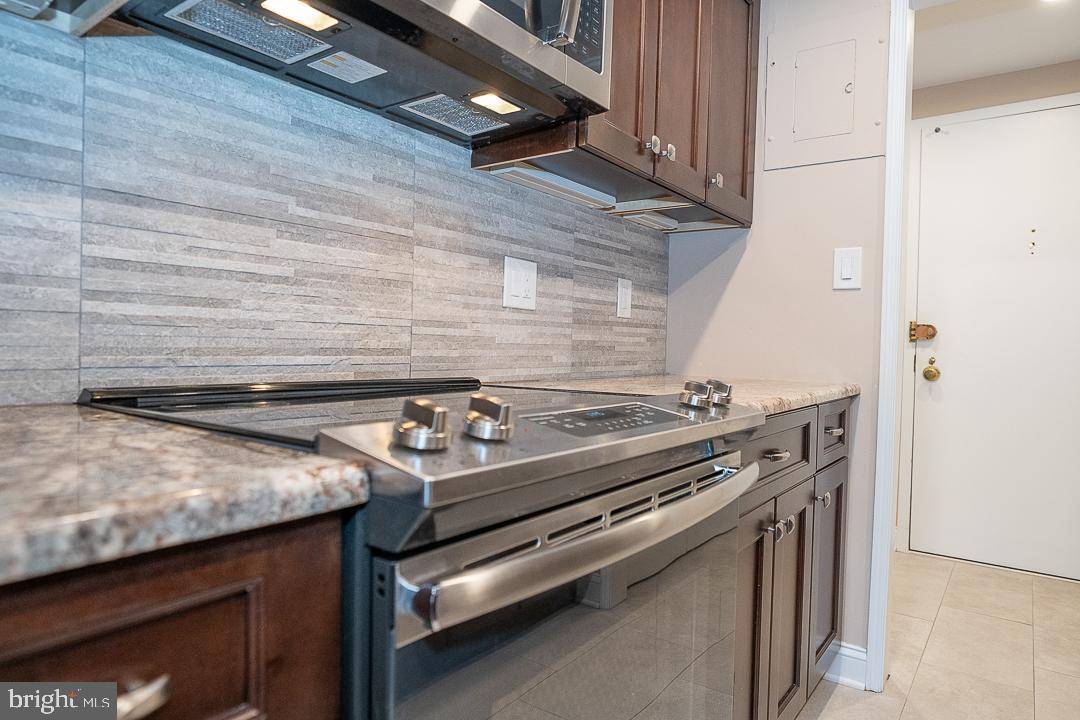 Philadelphia, PA 19103,1919 CHESTNUT ST #807