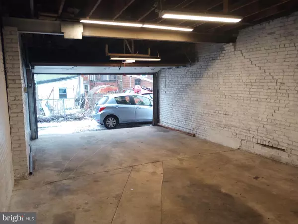 Reading, PA 19604,330-R LOCUST ST