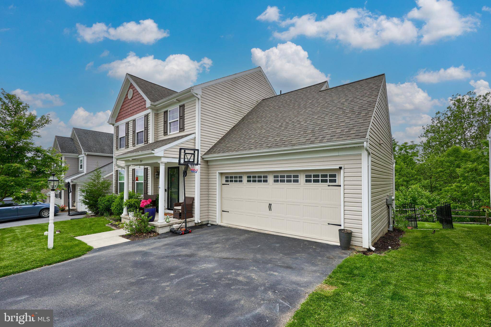 Leola, PA 17540,212 KENNETH DR