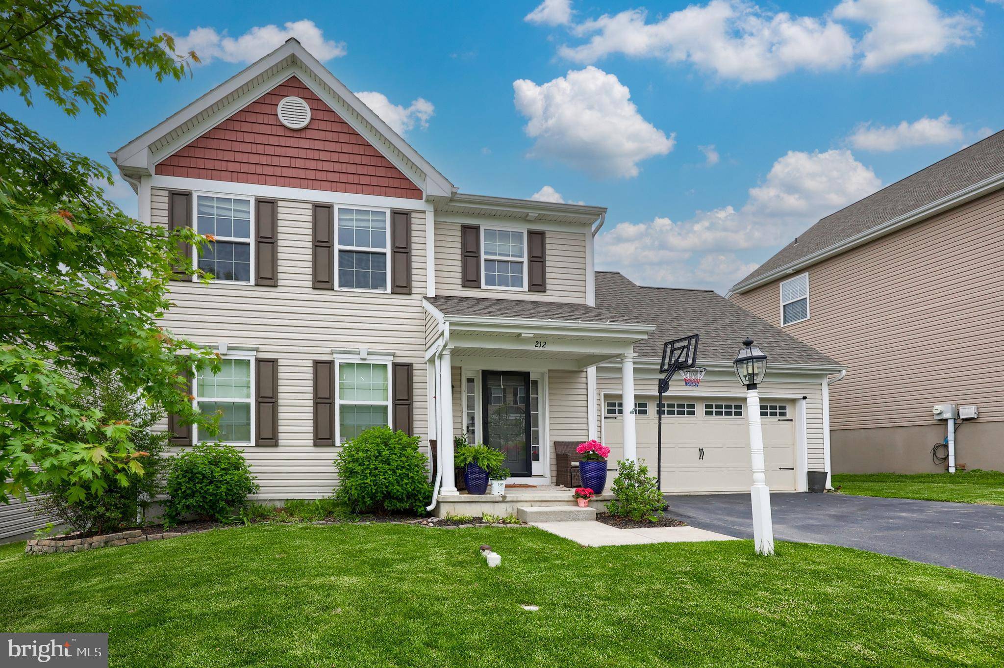 Leola, PA 17540,212 KENNETH DR