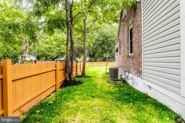 Brentwood, MD 20722,4105 38TH ST