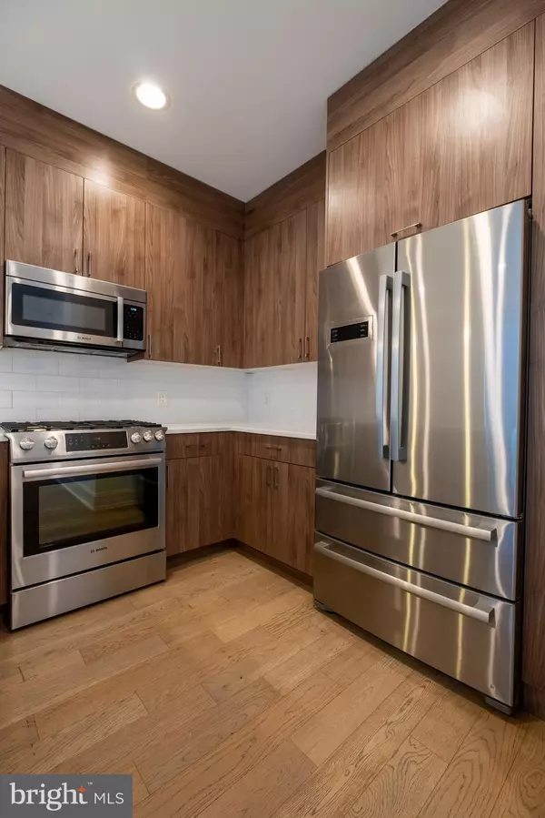 Philadelphia, PA 19123,634 N 5TH ST #18