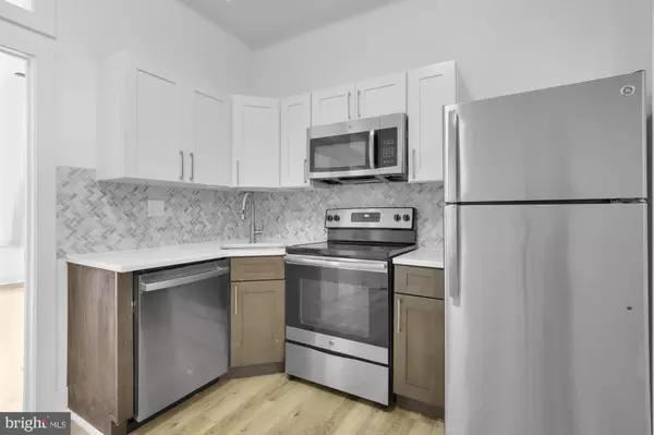 Philadelphia, PA 19106,44 S 3RD ST #2