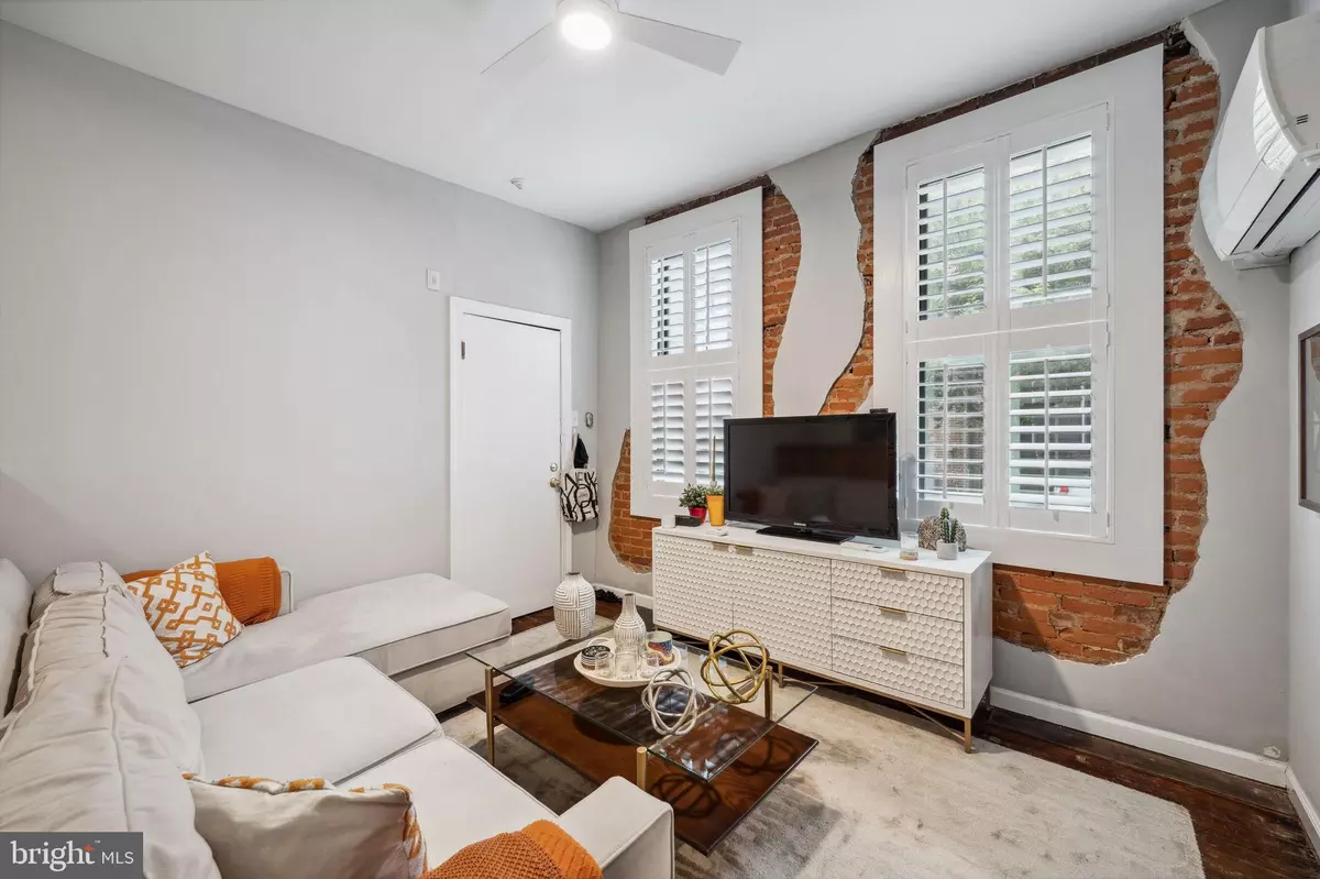 Philadelphia, PA 19123,227 POPLAR ST #C