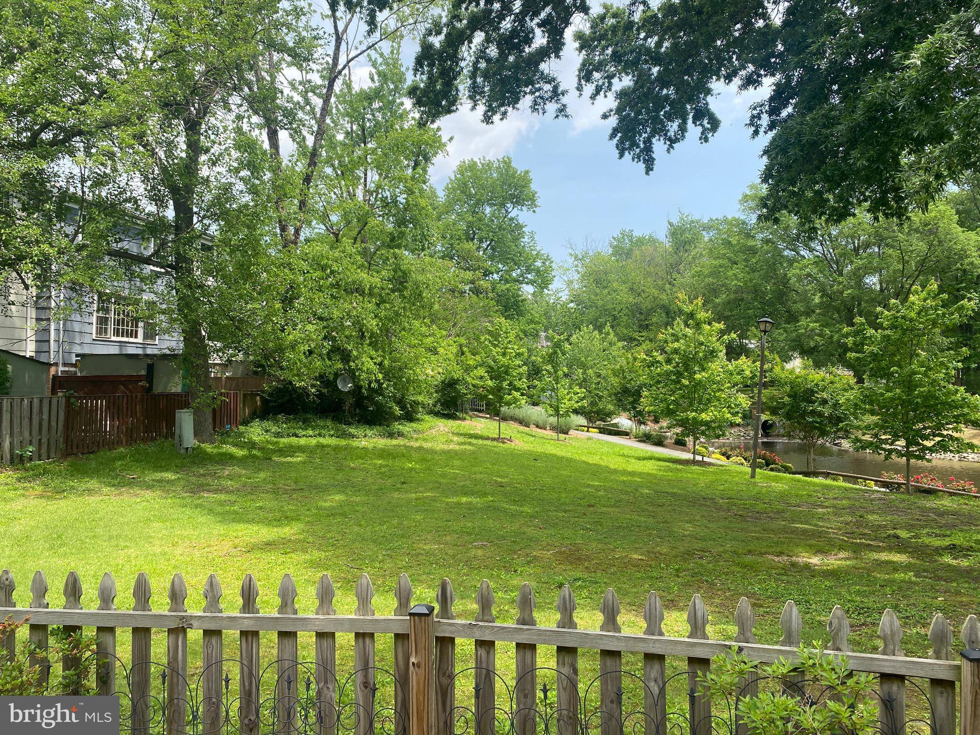 Alexandria, VA 22309,8111 OAKLAKE CT