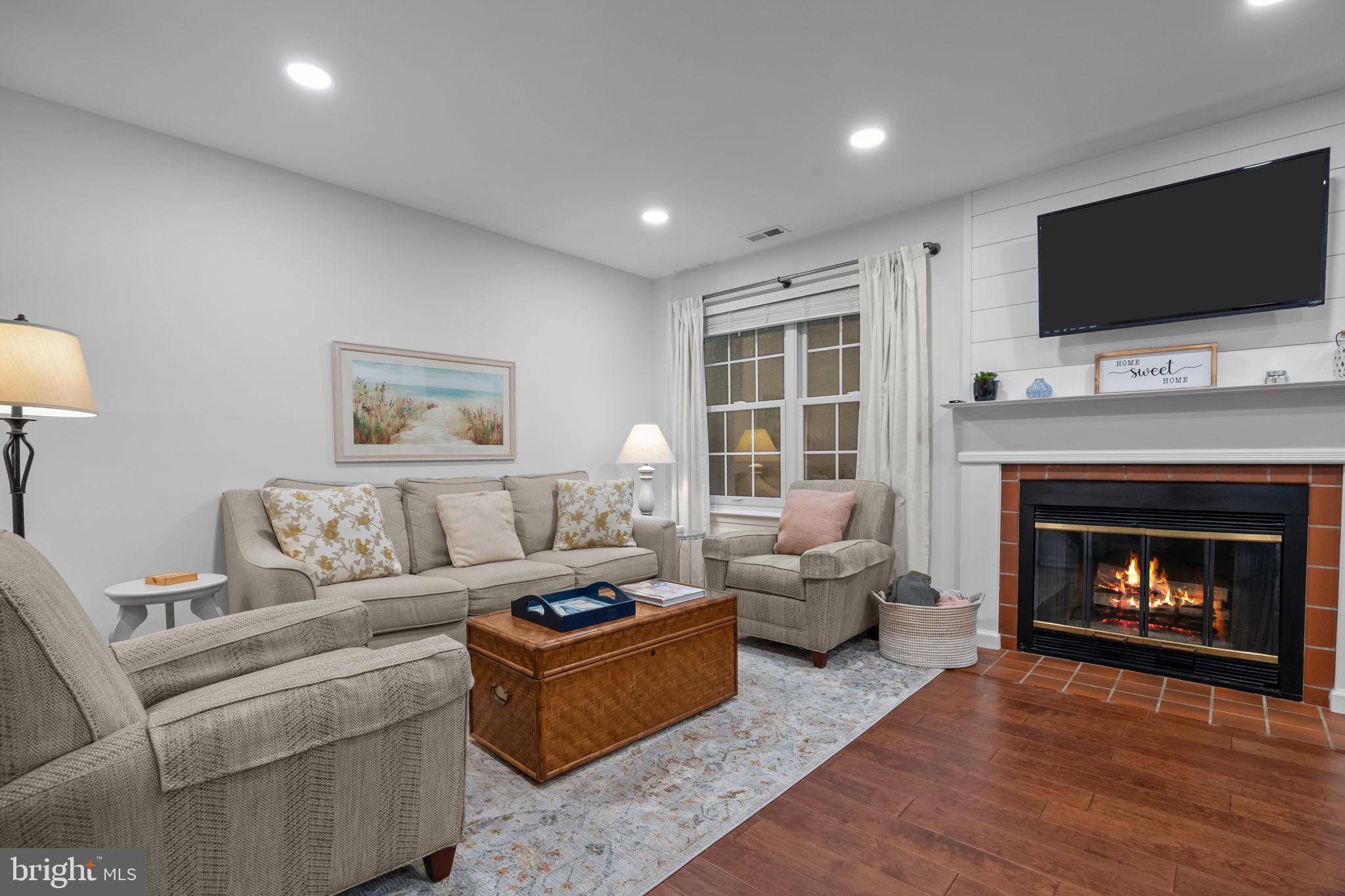 Yardley, PA 19067,698 TOMLINSON LN