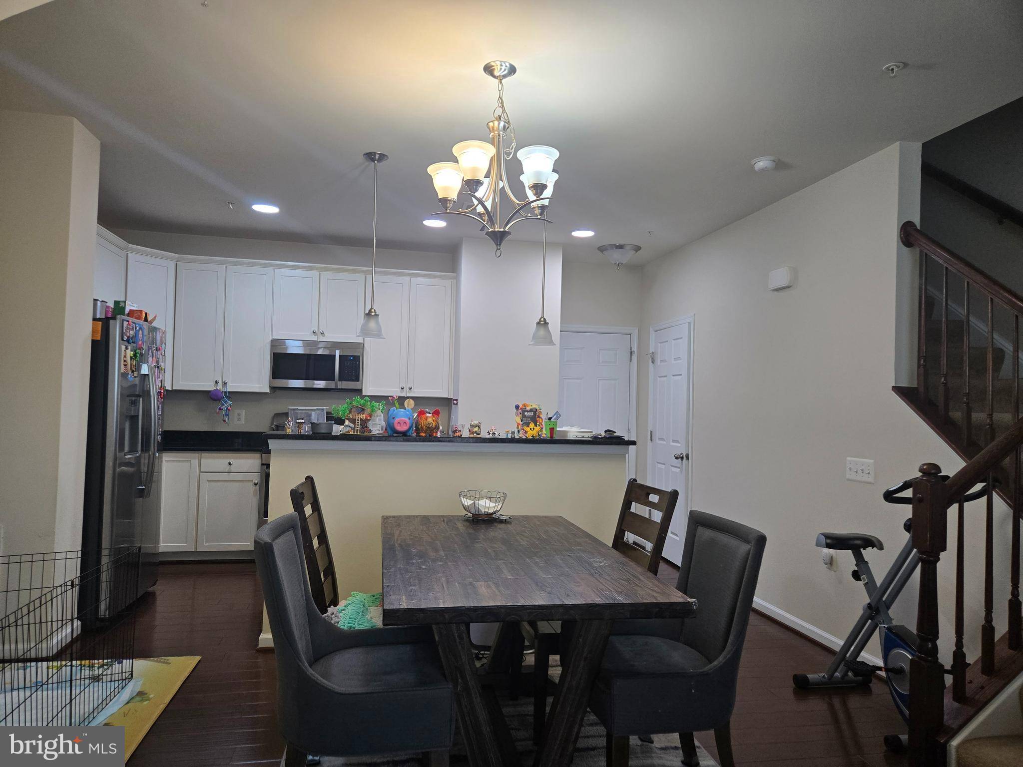 Chantilly, VA 20152,43607 HELMSDALE TER