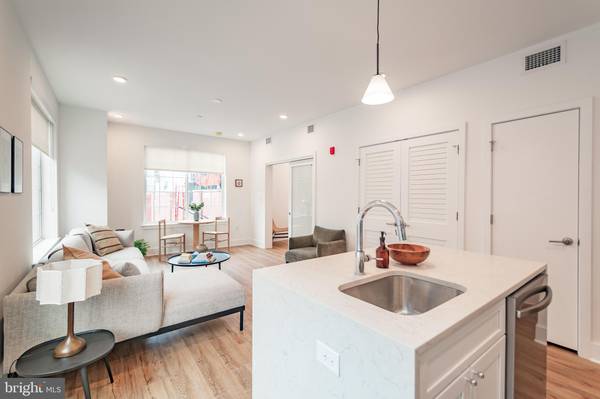 Philadelphia, PA 19146,2101 WASHINGTON AVE #PREMIUM ONE BED