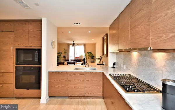 Philadelphia, PA 19103,107 S VAN PELT ST