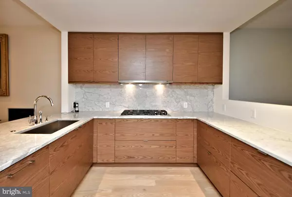 Philadelphia, PA 19103,107 S VAN PELT ST