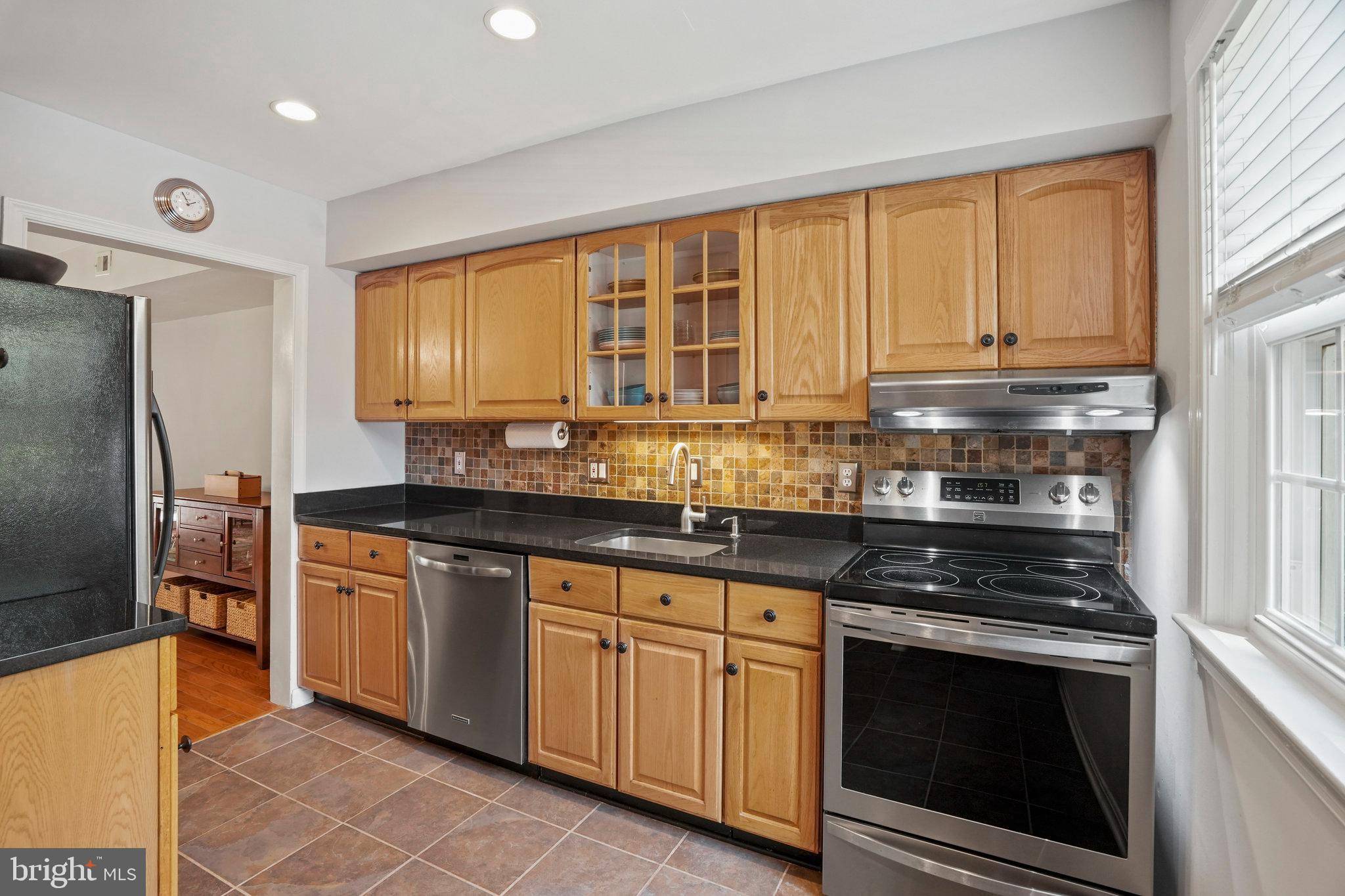 Rockville, MD 20850,865 AZALEA DR #26-865
