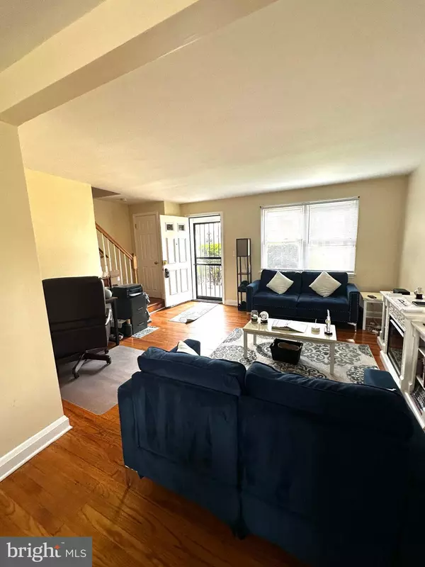 Baltimore, MD 21212,912 EVESHAM AVE