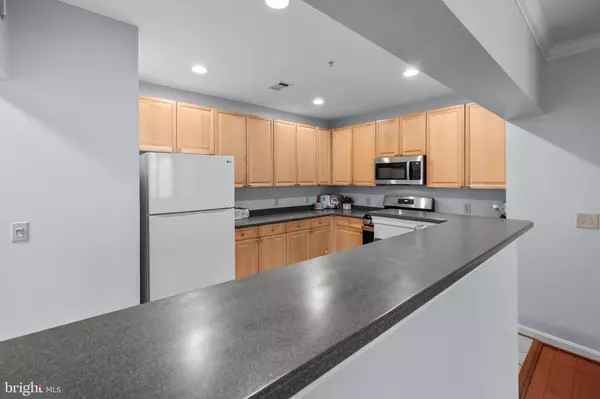 Alexandria, VA 22304,4950 BRENMAN PARK DR #301