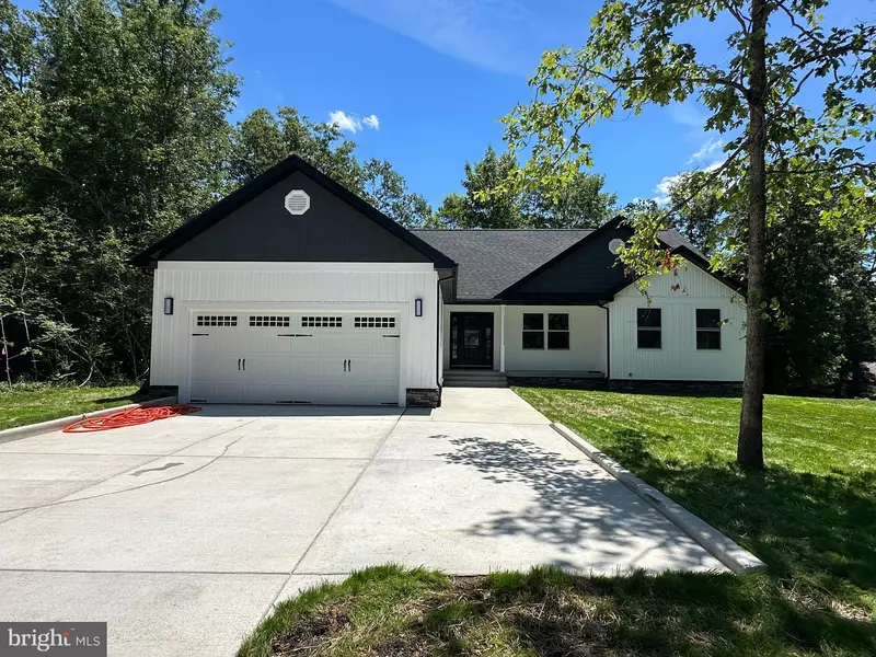 4000 LAKEVIEW PKWY, Locust Grove, VA 22508