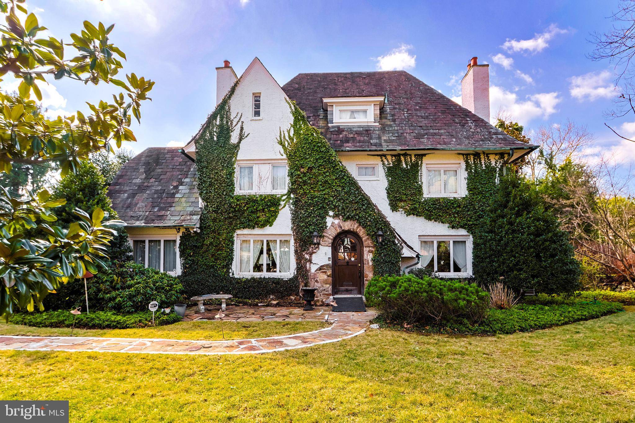 2730 W CHEW ST, Allentown, PA 18104