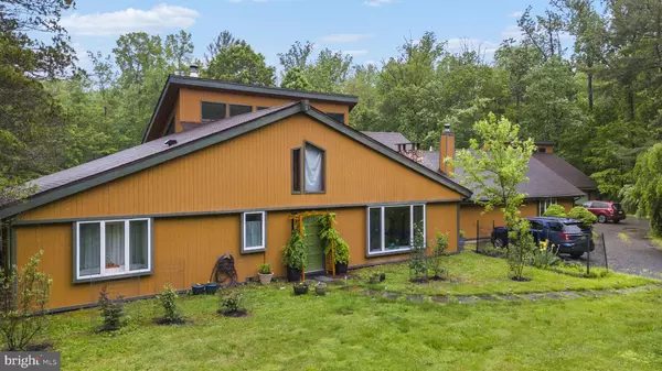 7 MOUNTAIN RD, Hopewell, NJ 08525