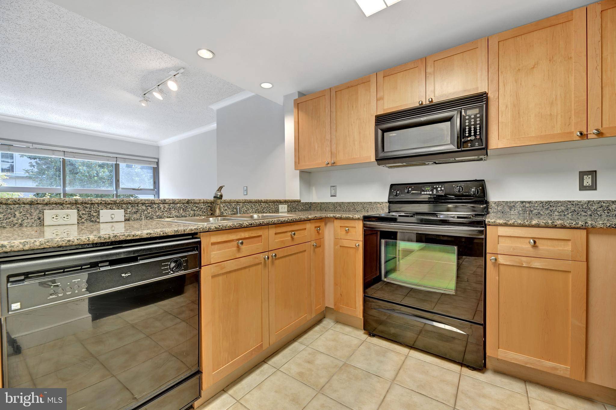 Washington, DC 20001,777 7TH ST NW #821