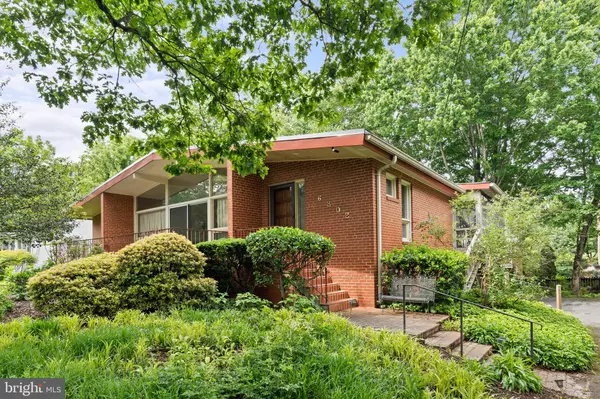 Mclean, VA 22101,6802 NESBITT PL