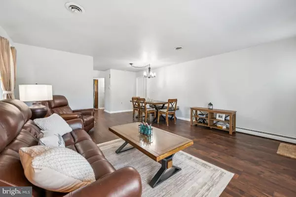 Toms River, NJ 08755,44 GARDENIA WAY