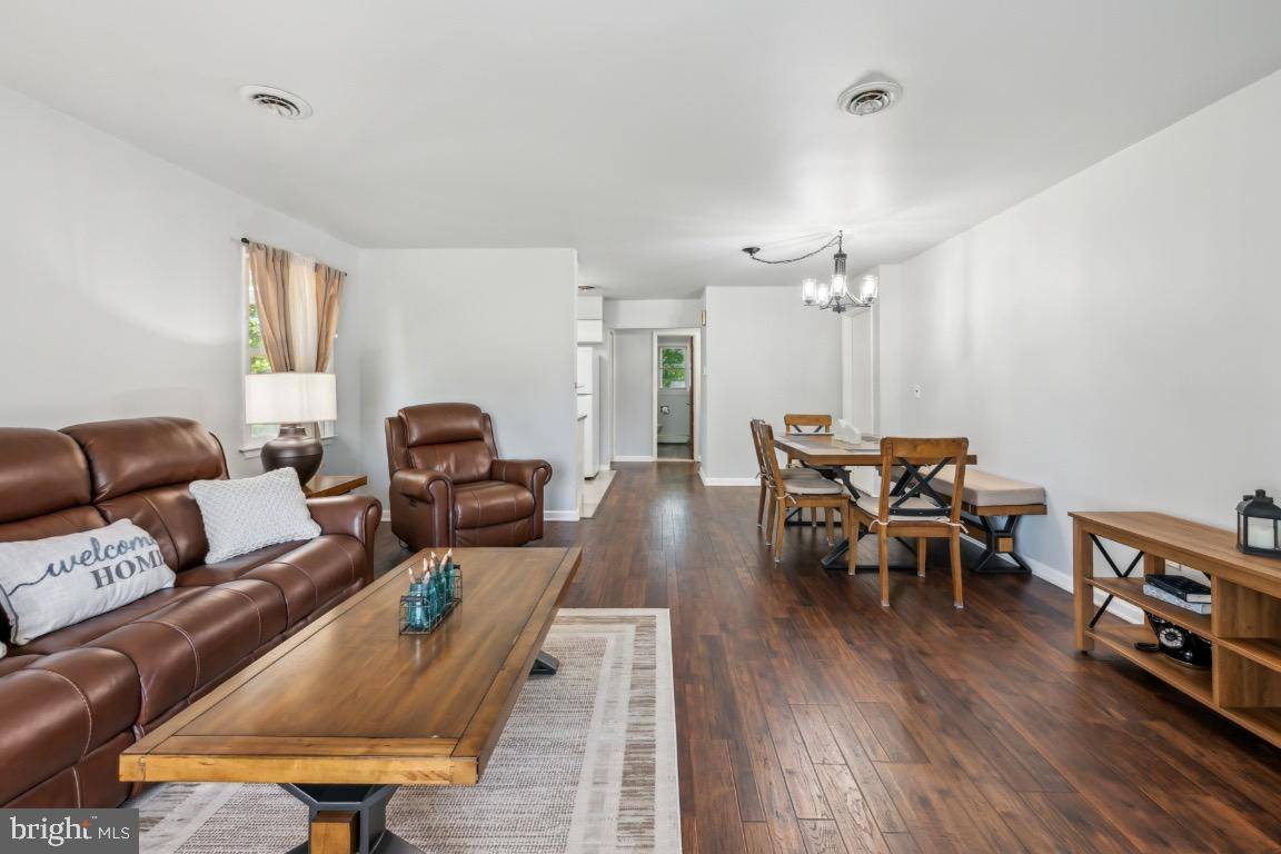Toms River, NJ 08755,44 GARDENIA WAY