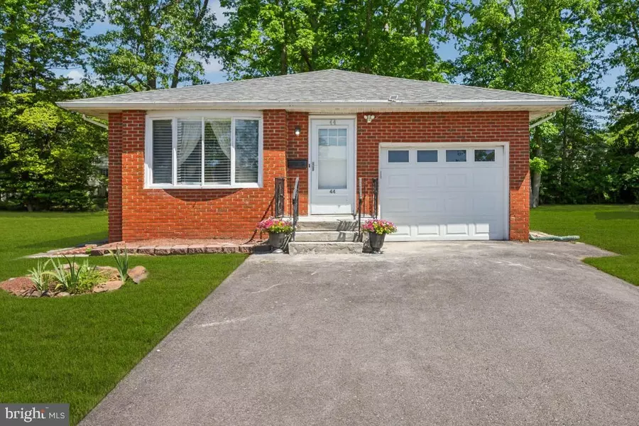 44 GARDENIA WAY, Toms River, NJ 08755