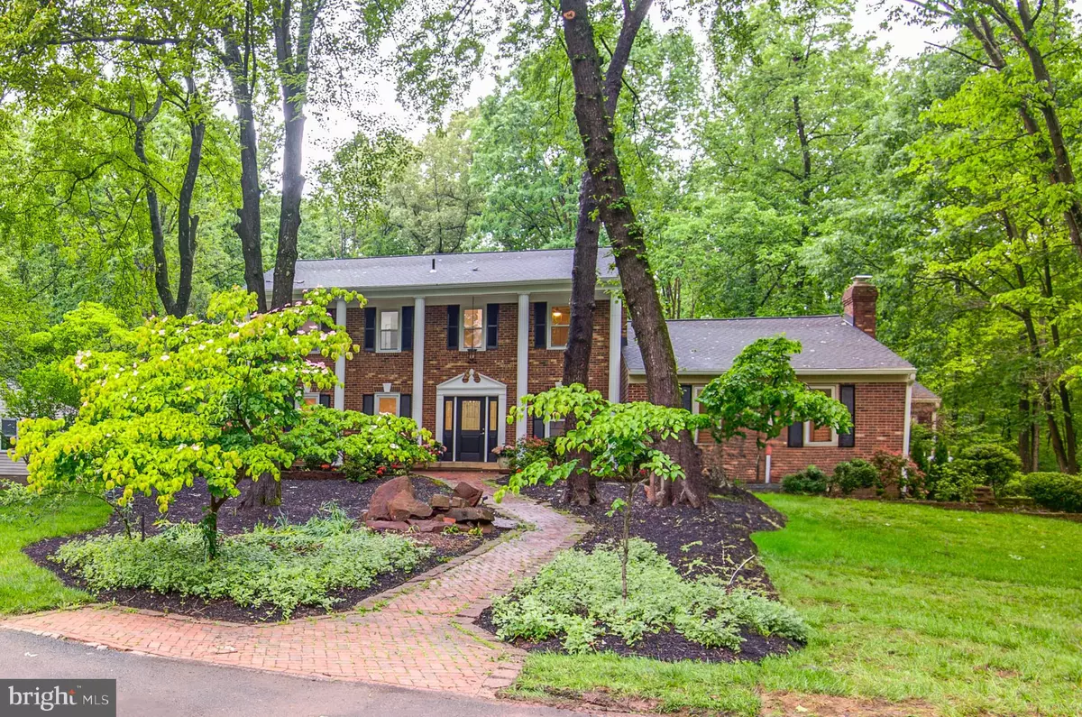 Great Falls, VA 22066,11923 FALLEN HOLLY CT
