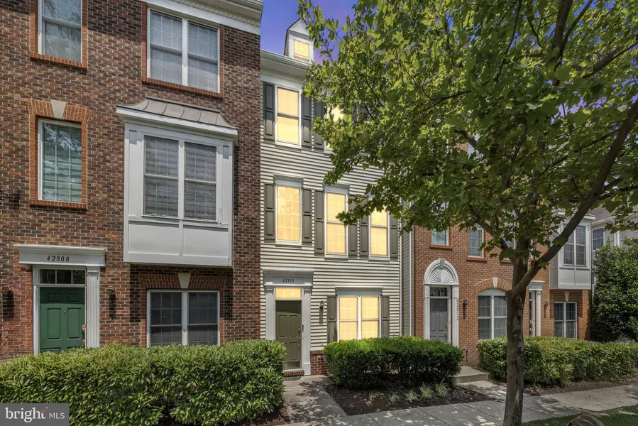 42810 FLANNIGAN TER, Chantilly, VA 20152