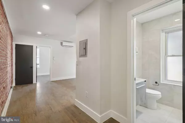 Philadelphia, PA 19103,1908 PINE ST #4