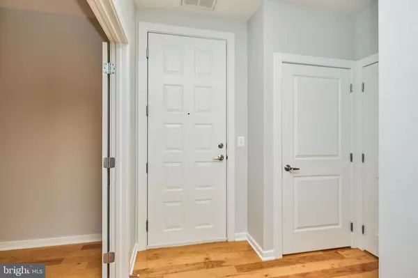 Arlington, VA 22213,2200 N WESTMORELAND ST #330